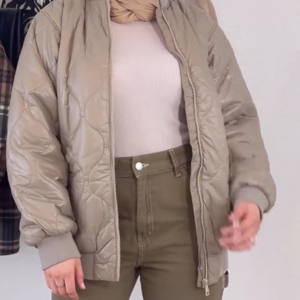 Bomber jacket - Picture 2 of 3
